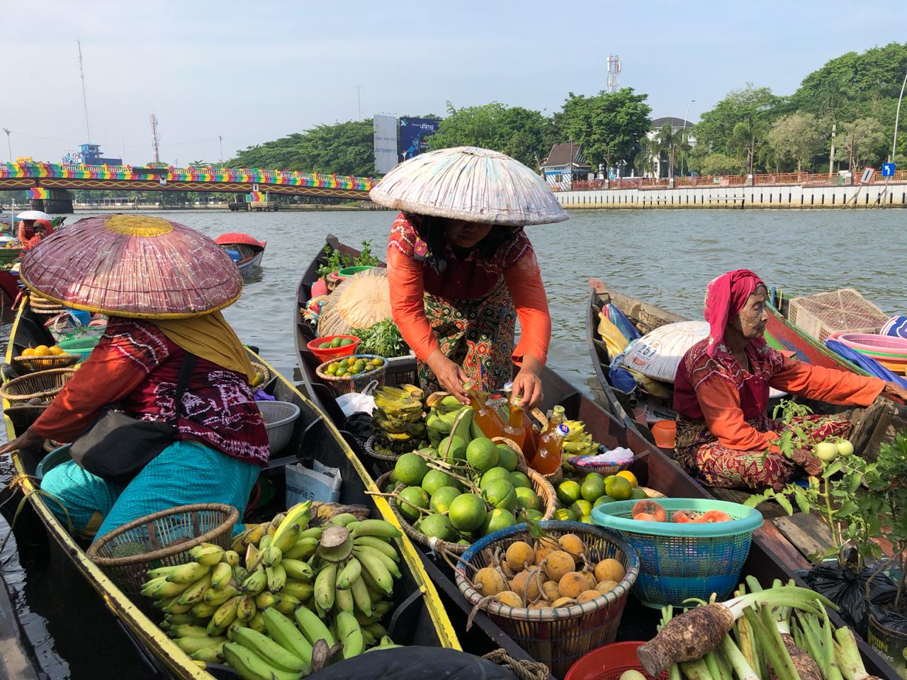 Pasar Apung Banjarmasin, Salah Satu Spot Pariwisata di Ibu Kota Kalimantan Selatan | Foto: Istimewa