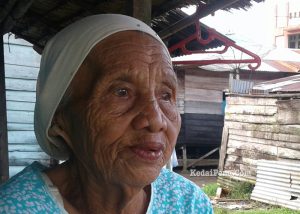 Nenek usia seabad asal Kabupaten Tapteng, Sarifah Nasution | Foto: Har